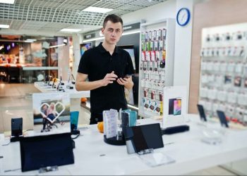 Why Buy Cases for Your Samsung Phones: Perks To Enjoy