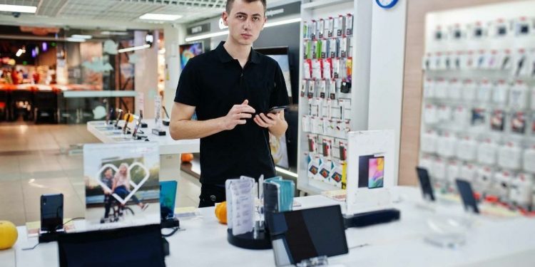 Why Buy Cases for Your Samsung Phones: Perks To Enjoy