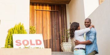 Traditional Home Sale Vs. All Cash Offer: What you need to know