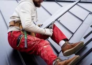 What should I look for in a contractor when replacing my roof?