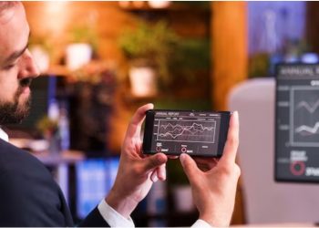 The Evolution of Phone Technology: From Brick Phones to Foldable Screens