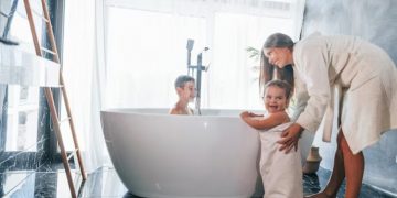 A Guide to Selecting the Ideal Shower and Bathtub for Your Bathroom