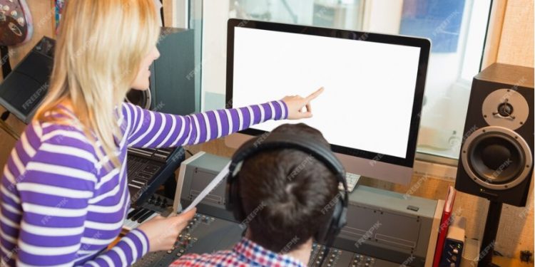 Are there any specific instructions for downloading movies from Moviesda on a PC?