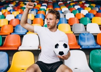 Real-time Sports Scores: Follow Every Play