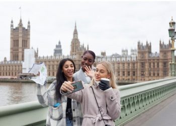 Traveler’s Delight: Must-Do Experiences in Leeds, Harrogate, and Brighton