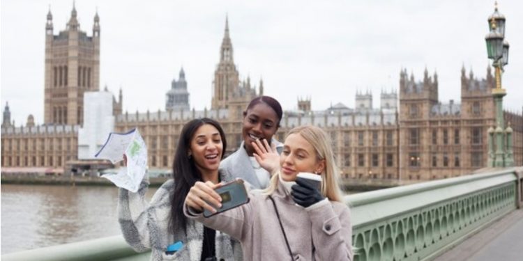 Traveler’s Delight: Must-Do Experiences in Leeds, Harrogate, and Brighton