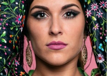 Mystical Mehndi: Face Painting Trend For 2024