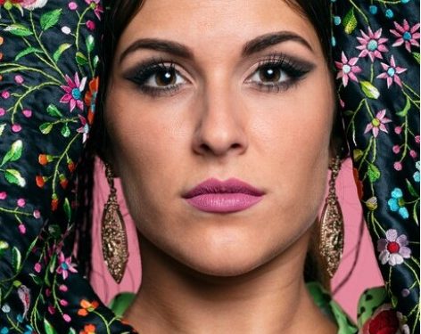 Mystical Mehndi: Face Painting Trend For 2024