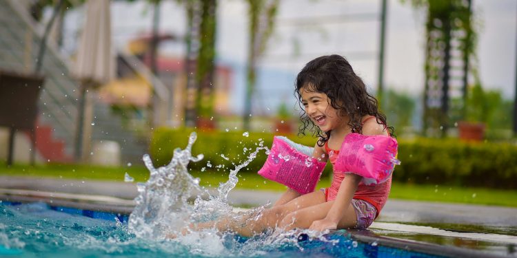 SUTD Swimming Lessons by Swim2u Swim School: Diving into Aquatic Education with a Local Flavour