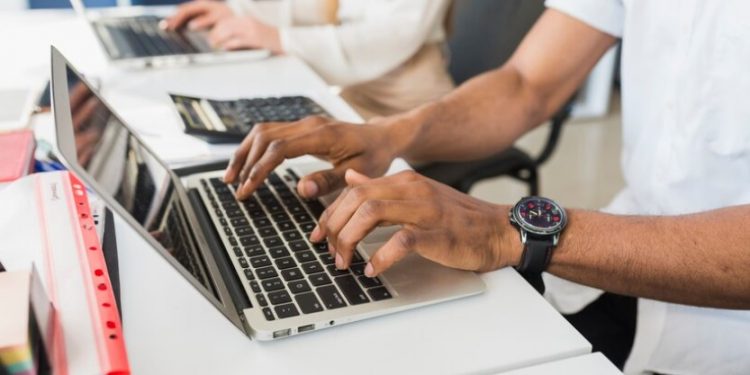 The Advantages of Choosing Dell Refurbished Laptops for Your Computing Needs