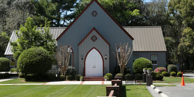 How Pressure Washing Extends the Life of Your Bluffton, SC Property