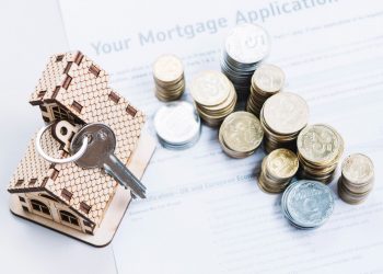 Maximizing Property Value: The Essential Role of Professional Decluttering in Real Estate