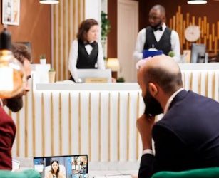 Choosing the Right hospitality TV for a Hotel 