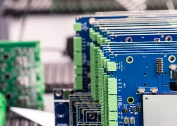 Evolution of Surface-Mount Technology (SMT) Manufacturing: A Transformative Journey in Electronics