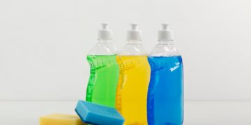 Soap vs. Degreaser on Grease: When to Use Each for Effective Cleaning