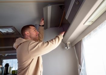 Solutions for Common Issues in Air Conditioner Repair Near Me Requests