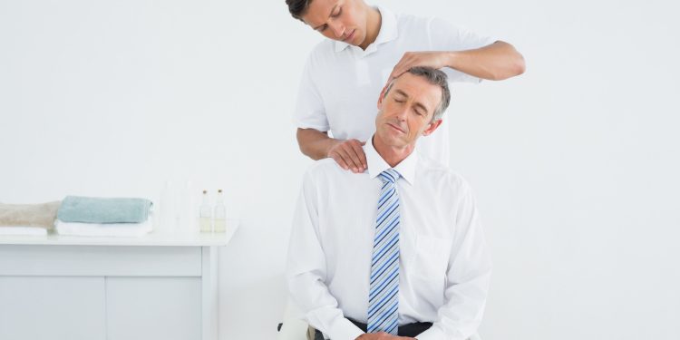 5 Key Benefits of Visiting a Holistic Chiropractor Near You