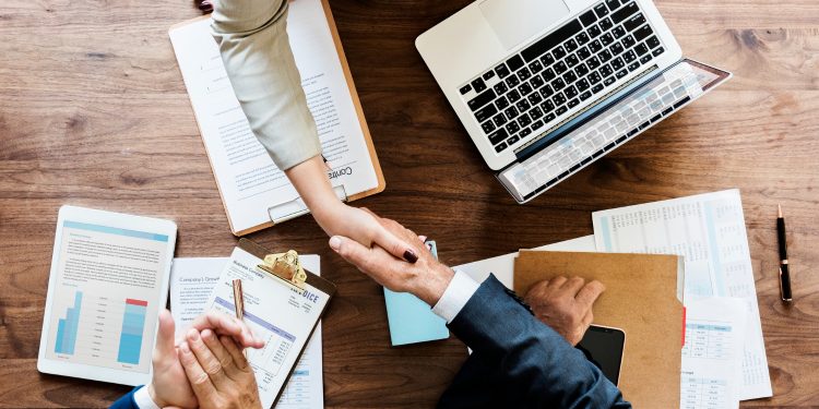 How Do I Handle Offers and Negotiate with Buyers?