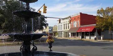 What to Pack for a Trip to Resort Hotels in Guntersville, AL to Make the Most of Your Stay