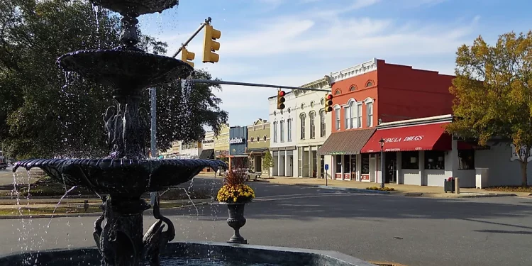 What to Pack for a Trip to Resort Hotels in Guntersville, AL to Make the Most of Your Stay