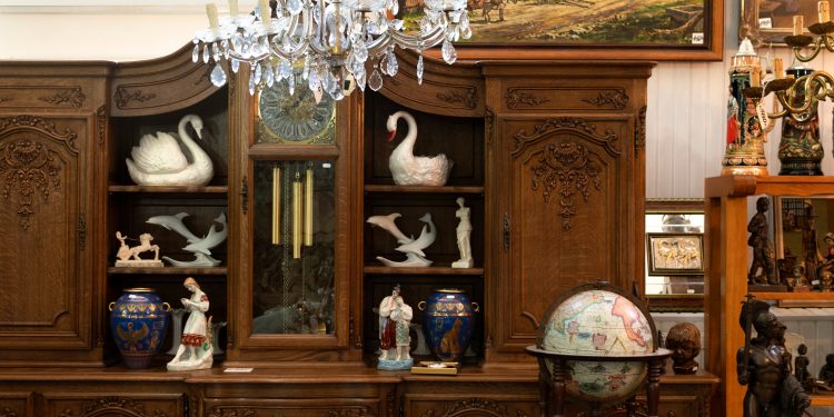 Can Sculptures and Figurines Add Personality to Home Decor?