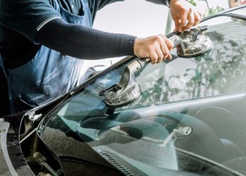 How to Choose a Trusted Auto Glass Repair Specialist in Huntsville