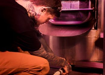 Why Belt-Driven Fans Improve Airflow and Reduce Noise in Powder Coating Ovens