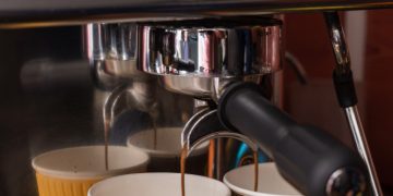 What Makes a Professional Coffee Machine a Must for High-Quality Office Brewing