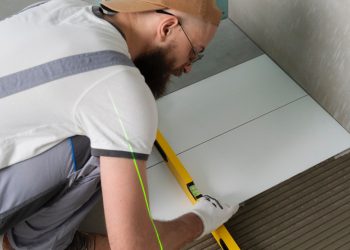 Finding the Right Bathroom Tiling Contractor