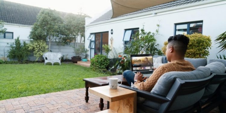 Upgrade Your Backyard with Expert Deck Construction