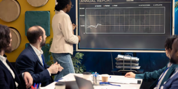 Understanding Mutual Fund Structures and Management Strategies