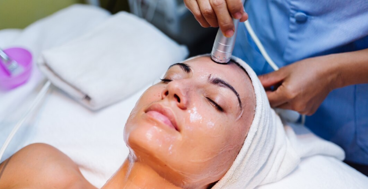 RF Lifting: The Non-Surgical Alternative to Facelifts