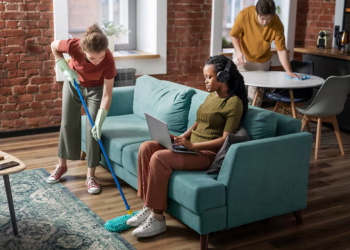 Why Booking a Professional Cleaning Service Is the Smartest Decision Busy Homeowners Make