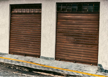 When a Broken Garage Door Becomes a Safety Risk
