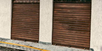 When a Broken Garage Door Becomes a Safety Risk