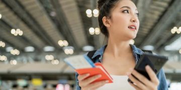 Why More Singaporeans Are Booking Flight Tickets Online