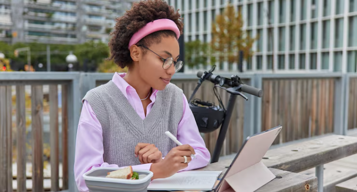 How to Build a Smart Guest-Posting Strategy for Entertainment Blogs