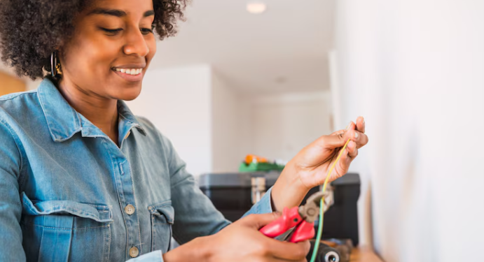 What to Expect When Hiring a Residential Electrician